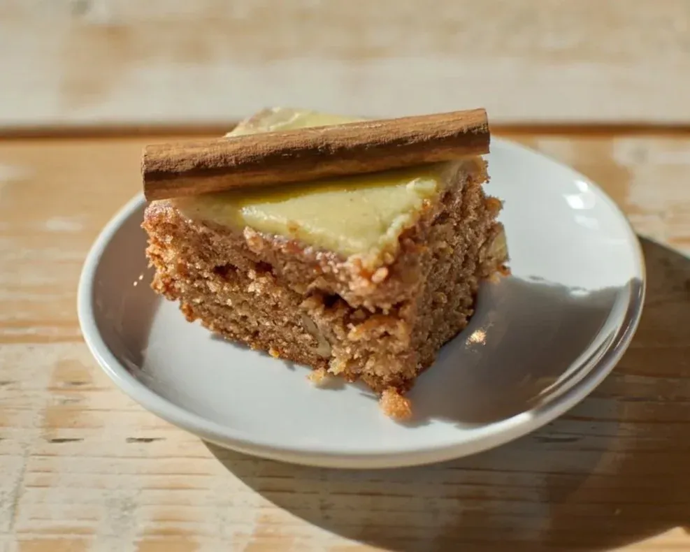 Spiced Nubian cake with cinnamon